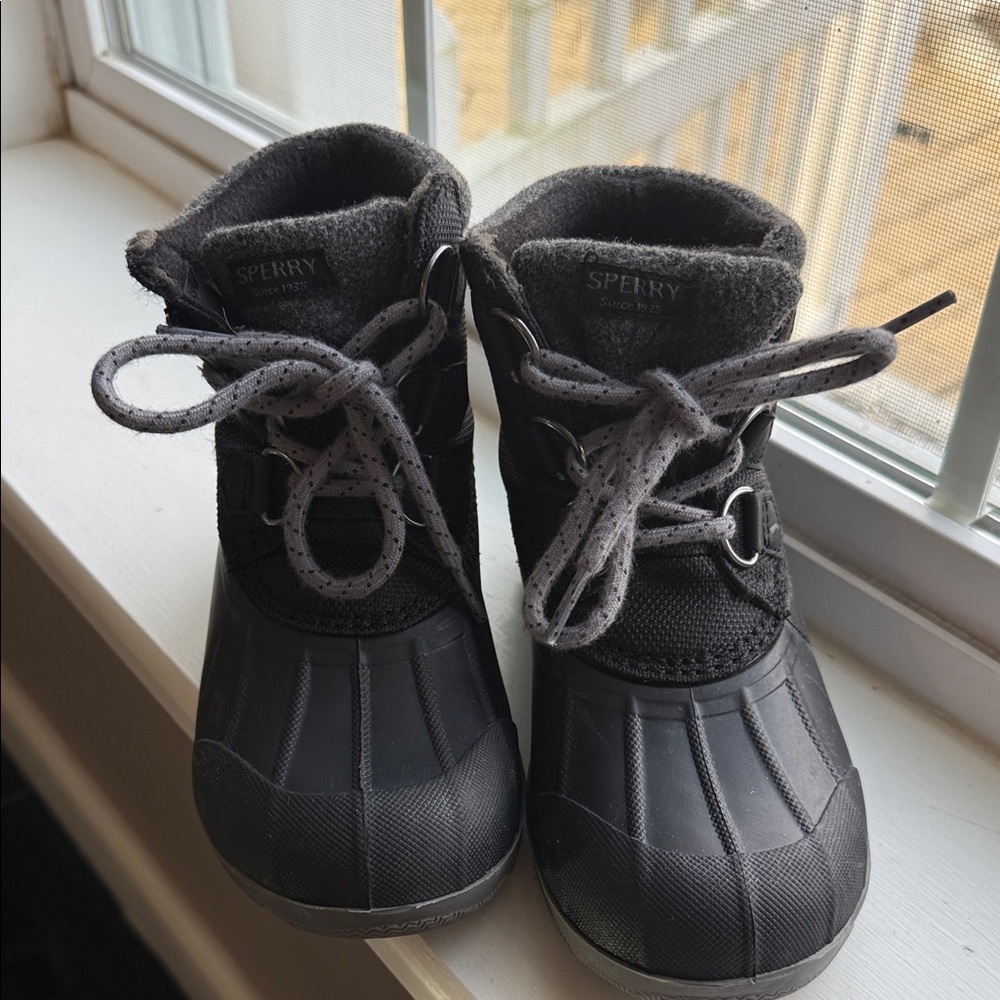 Sperry Kids Black and Gray Boots